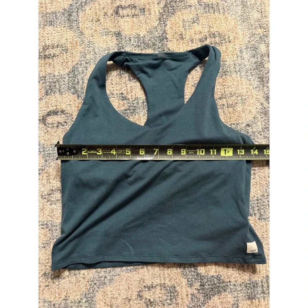 Vuori Halo Performance Crop Moss Heather Size Large Excellent Condition